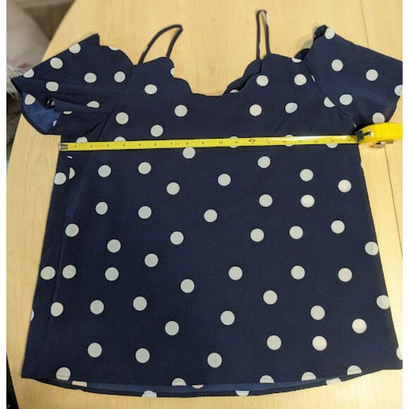Monteau Los Angeles Polka Dot Cold Shoulder Top Women's Size Medium - Picture 4 of 5